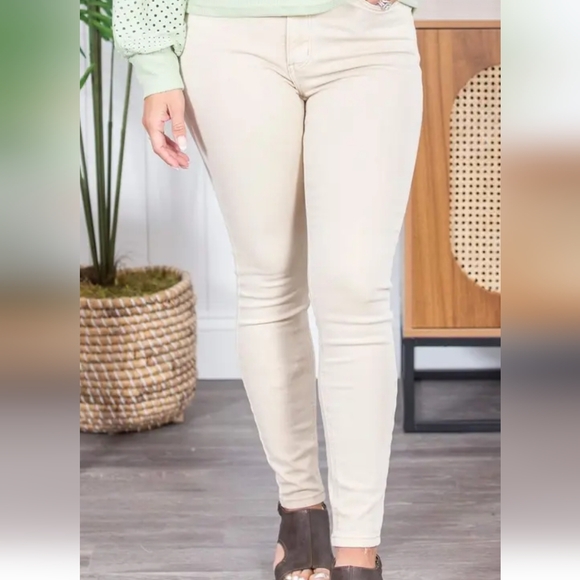 Judy Blue Hannah Tummy Control - Picture 1 of 4